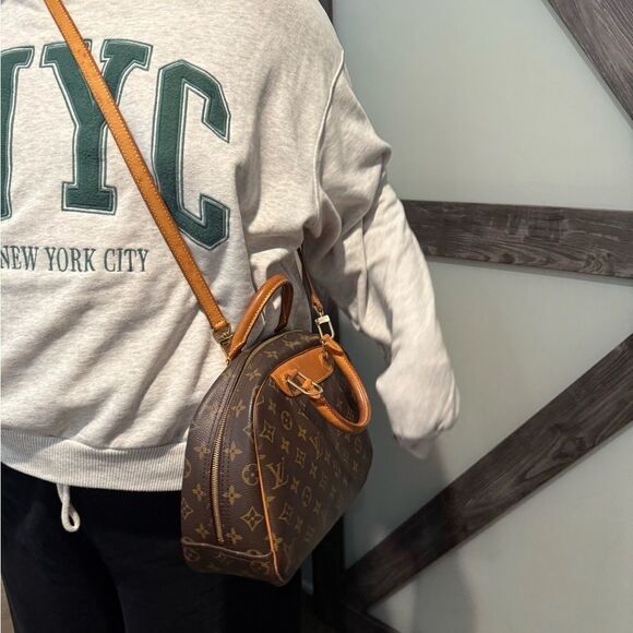 Vintage Louis Vuitton Trouville Monogram Handbag! - Picture 11 of 11